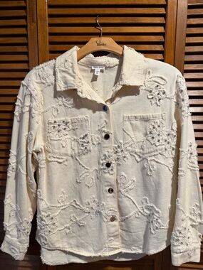 Universal Thread Off-White Embroidered Button-Up Jean Jacket